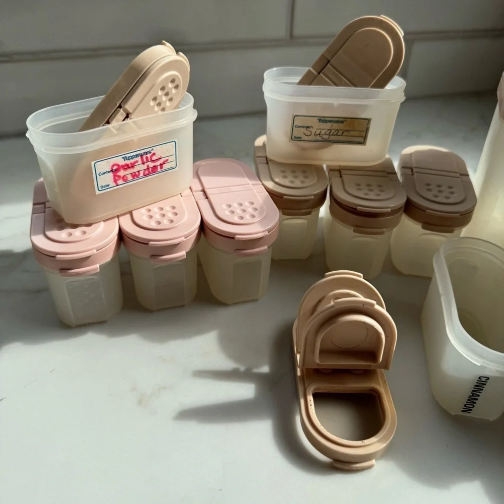 Tupperware 24pc Modular Mates Spice Containers Vintage 80’s Tan and Pink Lids